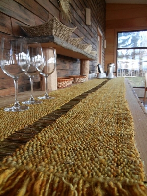 Caminos de mesa, 300 x 50 cm, lana teñida con tintes naturales y fibra vegetal de Manila.