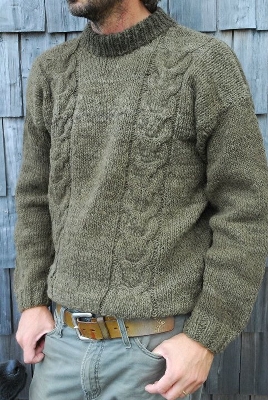 Sweater de hombre, teñido con tintes naturales lana 100% de oveja.